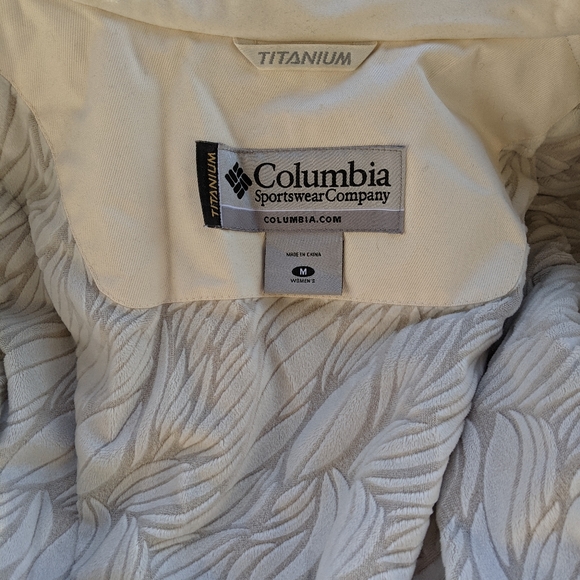 Winter jacket - Picture 10 of 12